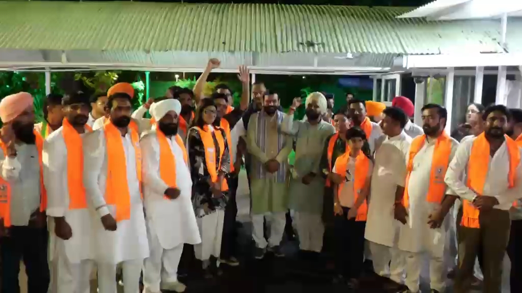ਪੰਜਾਬ ’ਚ BJP ਨੂੰ ਮਿਲਿਆ ਵੱਡਾ ਹੁਲਾਰਾ, 3 ਦਰਜਨ ਤੋਂ ਵੱਧ ਆਗੂ ਭਾਜਪਾ ’ਚ ਸ਼ਾਮਲ